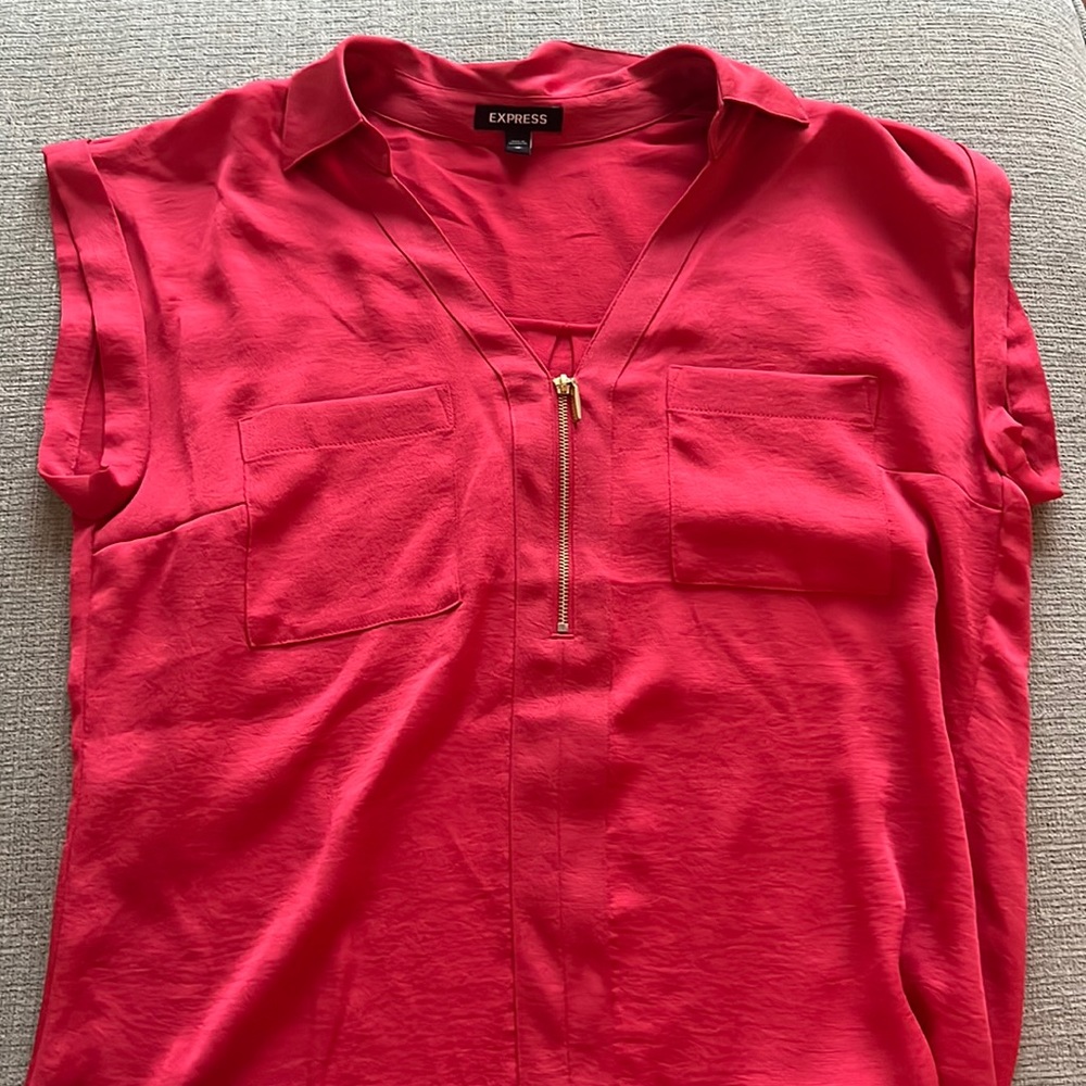 NWOT Express Red short sleeve blouse with zip detail, originally $40